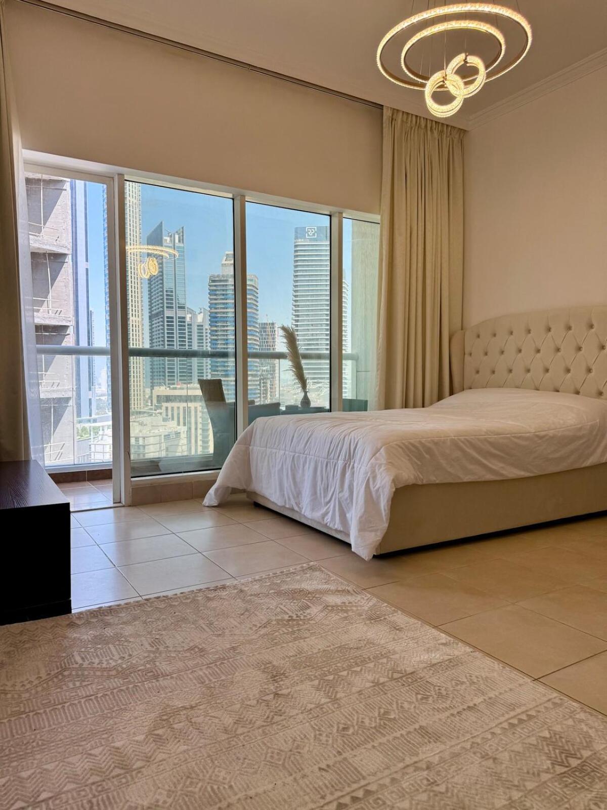 Burj Al Nujoom Downtown 2 Mins Walk To Mall Burj Al Nujoom Dubai